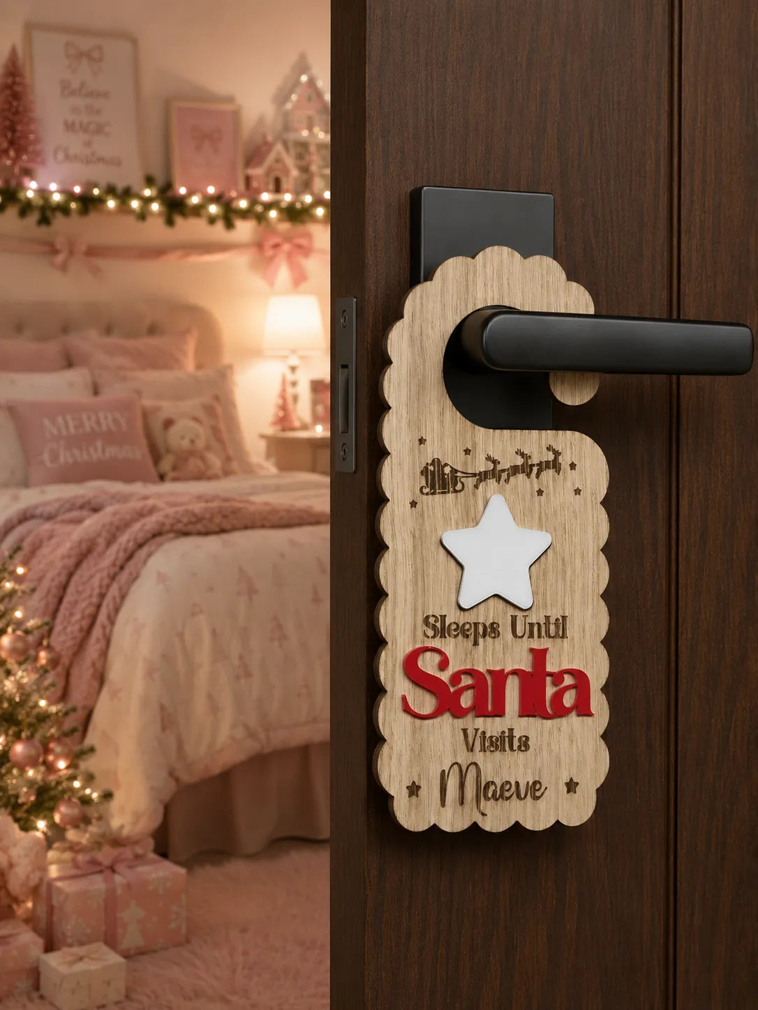 SCALLOPED EDGE SLEEPS UNTILL SANTA DOOR HANGER