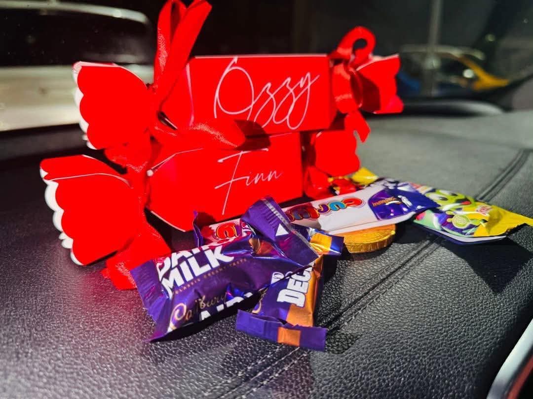 Personalised chocolate cracker