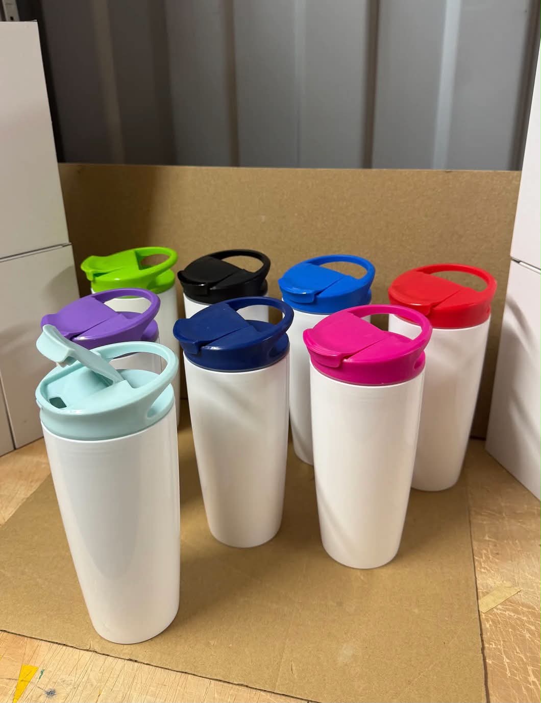 PERSONALISED 700ML TUMBLER WITH COLOURED LID
